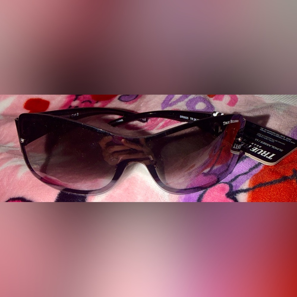 True Religion Black Tinted Shield Sunglasses - Picture 7 of 14